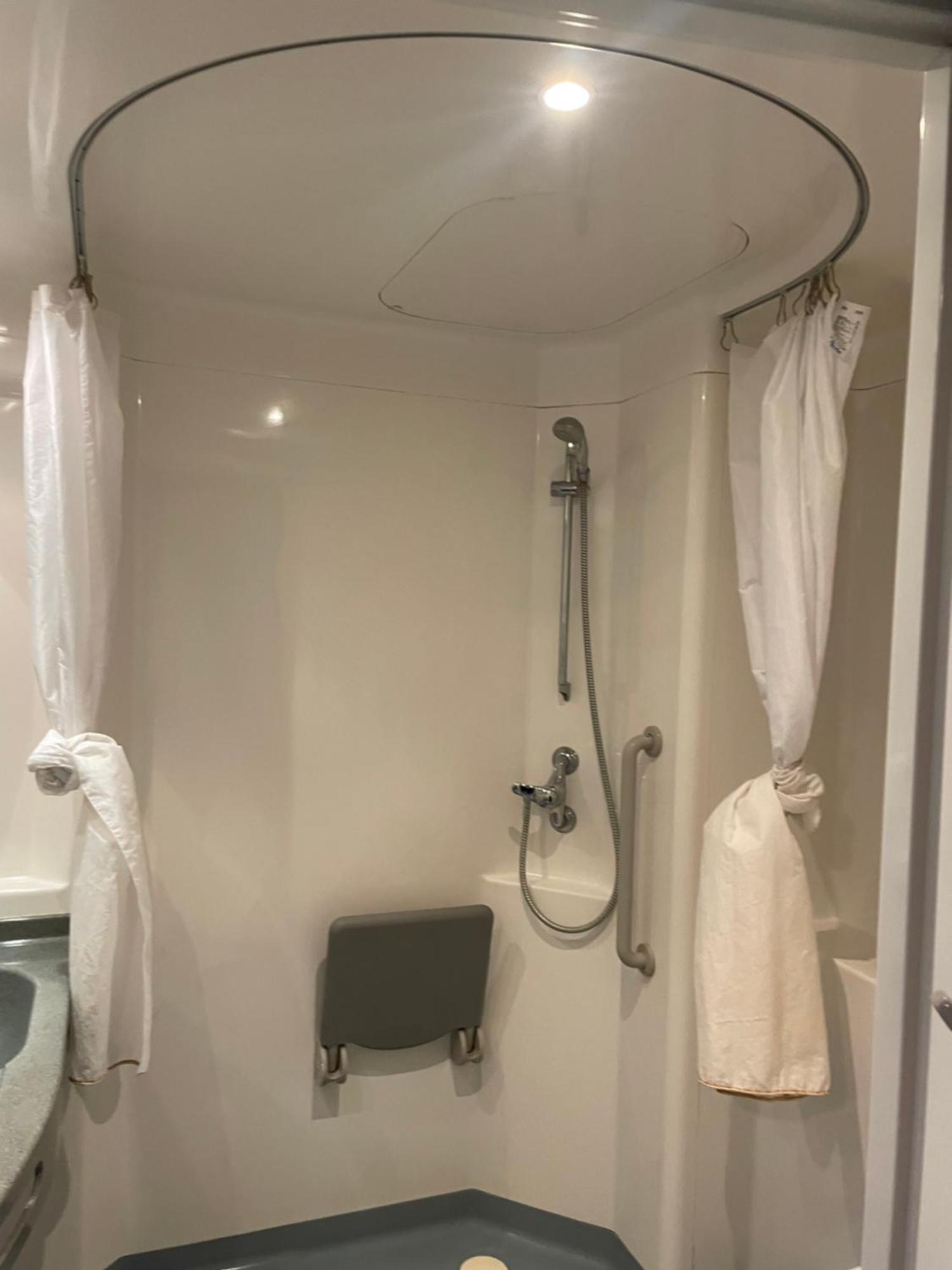 Youth Hostel Van Gogh Saint-Josse-ten-Noode Екстериор снимка