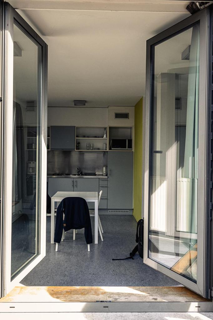 Youth Hostel Van Gogh Saint-Josse-ten-Noode Екстериор снимка